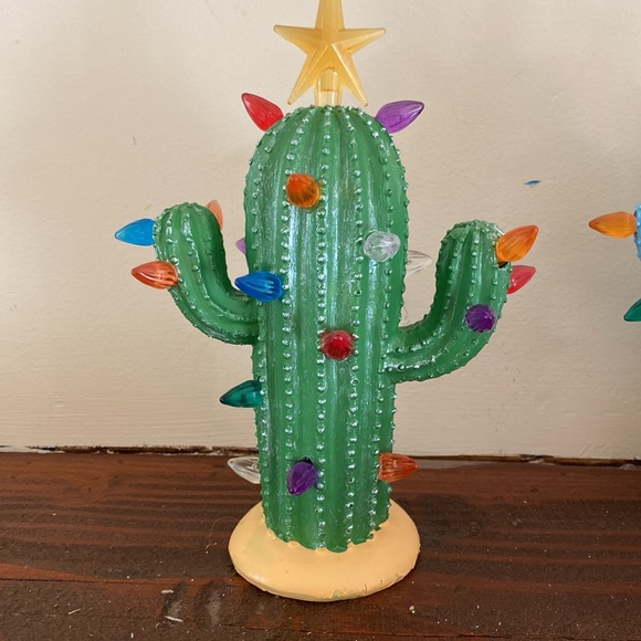 Cactus Christmas Tree with Lights - Picture 12 of 17